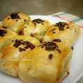 Cooksnap dari Sandra Risma untuk resep Bolen pisang coklat keju simple bahannya
