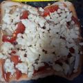 Sona Sharma का कुकस्नैप जब उन्होंने ब्रेड पिज़्ज़ा (bread pizza recipe in hindi) बनाया था।