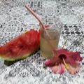 El cooksnap de Lady Marmalade cuando hizo Agua saborizada de cáscaras de sandía y flores de hibiscus.
