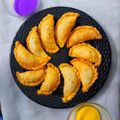 Tulika Pandey का कुकस्नैप जब उन्होंने मावा करंजी (mawa karanji recipe in Hindi) बनाया था।