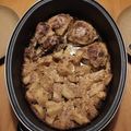 Pfundt Imre Cooksnap-ja, amikor elkészítette a(z) Tepsiben sült csirkecomb - fokhagymás, tejfölös, mustáros mártásban receptet.