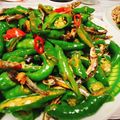 姚佩妘 的 糯米椒炒小魚乾 cooksnap
