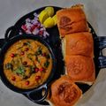 Priya Mulchandani का कुकस्नैप जब उन्होंने पाव भाजी (Pav Bhaji recipe in hindi) बनाया था।