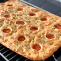 El cooksnap de JohnnyCooking cuando hizo Focaccia de olivas negras y romero.