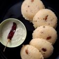 Rita Mehta ( Executive chef ) का कुकस्नैप जब उन्होंने सूजी और दही की इडली बनाया था।