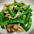 姚佩妘 的 秀珍菇炒荷蘭豆 cooksnap
