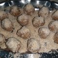 Cooksnap από Ioanna Aigyptiadou στη συνταγή Τρουφάκια βρώμης με μήλο και καρύδι (σε 5 λεπτά χωρίς ψήσιμο)