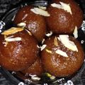 Priya vishnu Varshney का कुकस्नैप जब उन्होंने खोया और पनीर गुलाब जामुन (Khoya aur paneer gulab jamun recipe in Hindi) बनाया था।