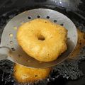 Karan Tripathi (Food Fanatic) का कुकस्नैप जब उन्होंने मेडू वड़ा (medu vada recipe in Hindi) बनाया था।