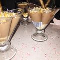 صورة من خلفي ام ريحانة، شاركها بعد تجربة وصفة تحلية الكراميل والشوكولاتة😍 يا خويا يا خويا 😋