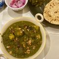 Seema Raghav का कुकस्नैप जब उन्होंने लहसुनी आलू पालक (lehsuni aloo palak recipe in Hindi) बनाया था।