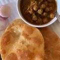 Diya Kapoor का कुकस्नैप जब उन्होंने मसाला अजवाइन पूरी (Masala Ajwain Puri recipe in hindi) बनाया था।