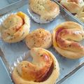 Cooksnap dari yekti untuk resep 78.2019.Roti Keset Isi Susu Keju