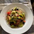El cooksnap de TLLFAUS cuando hizo Ensalada con pollo, aguacate, frutos secos, semillas y queso.