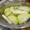 Cooksnap Sesimple Loralin semasa beliau membuat Tips menghilangkan getah labu siam.