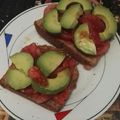 El cooksnap de Verónica cuando hizo Tostadas con ajo restregado, tomate y aguacate 🥑.