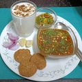 Bina Samir Telivala's cooksnap of when they made Chapdi Tavo undhiyu.