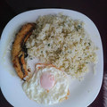 El cooksnap de alexfernandez62 cuando hizo Arroz a la cubana, con platano frito a la mostaza.