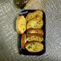 Payal Sachanandani का कुकस्नैप जब उन्होंने गार्लिक ब्रेड (Garlic Bread recipe in hindi) बनाया था।