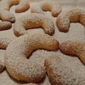 Zsolt Káldy Cooksnap-ja, amikor elkészítette a(z) Narancsos-marcipános vaníliás kifli receptet.