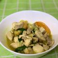 Cooksnap Nuraliyah Mn semasa beliau membuat Kepak Ayam Tumis Halia.