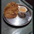  Minakshi Shariya का कुकस्नैप जब उन्होंने गोभी(कीमा)और मूली के पत्ते के पराठे बनाया था।