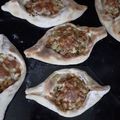 صورة من عزيزه، شاركها بعد تجربة وصفة فطائر القارب الهشه بالدجاج 😋😋😋