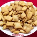 Hetal Shah का कुकस्नैप जब उन्होंने सूजी नमकपारे (Suji Namakpare recipe in hindi) बनाया था।