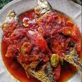 Cooksnap Julia ALeen Aireish semasa beliau membuat Keli goreng sambal petai.