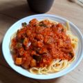 Cooksnap Przemek z czasów, kiedy przygotował Sos pomidorowo-cukiniowy do makaronu.