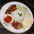 Cooksnap Kaivan Mom semasa beliau membuat Nasi Lemak Ayam Goreng Mamak.