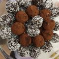 budinszkia Cooksnap-ja, amikor elkészítette a(z) Kókuszgolyó meggyel receptet.