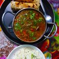 Sanjivani Maratha का कुकस्नैप जब उन्होंने काली उड़द की दाल (kali urad ki dal recipe in Hindi) बनाया था।