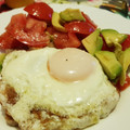 El cooksnap de Sarandonga cuando hizo Huevo a la plancha y ensalada de tomate y aguacate.