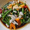 Cooksnap Julia ALeen Aireish semasa beliau membuat Long Bean Stir-Fry ผัดถั่วฝักยาว (pad tuafakyao) 🇹🇭.