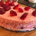 Klaudia Zatykó Cooksnap-ja, amikor elkészítette a(z) Eper mousse torta receptet.