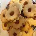 Ujvári Roxána Cooksnap-ja, amikor elkészítette a(z) Linzer karika receptet.