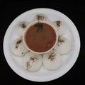 Ketki Dave का कुकस्नैप जब उन्होंने इडली, सांबर चटनी (Idli Sambar chutney recipe in hindi) बनाया था।