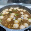 รูป Cooksnap ของ Nin Nunin เมื่อเขาทำ น้ำยาป่าใส่ลูกชิ้นปลากับเลือดไก่