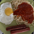 El cooksnap de astrid badia cuando hizo Pasta al ajillo con huevo frito y salchichas.