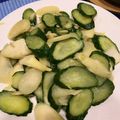 賴小孟 的 蒜炒皎白筍小黃瓜🥒 cooksnap