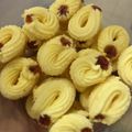 Cooksnap dari Dean Phie untuk resep Resep Kue Semprit Susu 3 Bahan Renyah Mudah dan Enak | Kue Lebaran