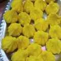 प्रज्ञान परमिता सिंह का कुकस्नैप जब उन्होंने इन्सटेंट केसर मावा मोदक (instant kesar mawa modak recipe in Hindi) बनाया था।