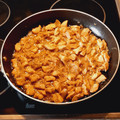 El cooksnap de Mónica Gómez cuando hizo Pechuga de pollo a la cerveza con cebolla y berenjena.