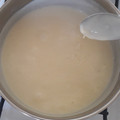 El cooksnap de Joel Cohen cuando hizo Salsa blanca casera (ración para acompañar una comida).