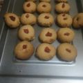 Shah Prity Shah Prity का कुकस्नैप जब उन्होंने आटा बिस्कुट (Aata Biscuit recipe in Hindi) बनाया था।