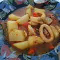 El cooksnap de JessicaKhadija cuando hizo Estofado de patatas y calamares.