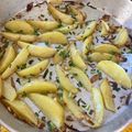 Cooksnap de Ysa Ribeiro quando cozinhou Batatas Rústicas Assadas.