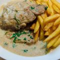 Mónika Gyurászné Cooksnap-ja, amikor elkészítette a(z) Fokhagyma mártásos pecsenyekaraj🧄🌿 receptet.