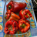 El cooksnap de mjmonseco cuando hizo Pimientos rojos rellenos de arroz y carne picada.